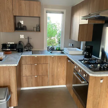 Lege-cap-ferret, Confort Et Activites A 6 By Vayny Kemp *